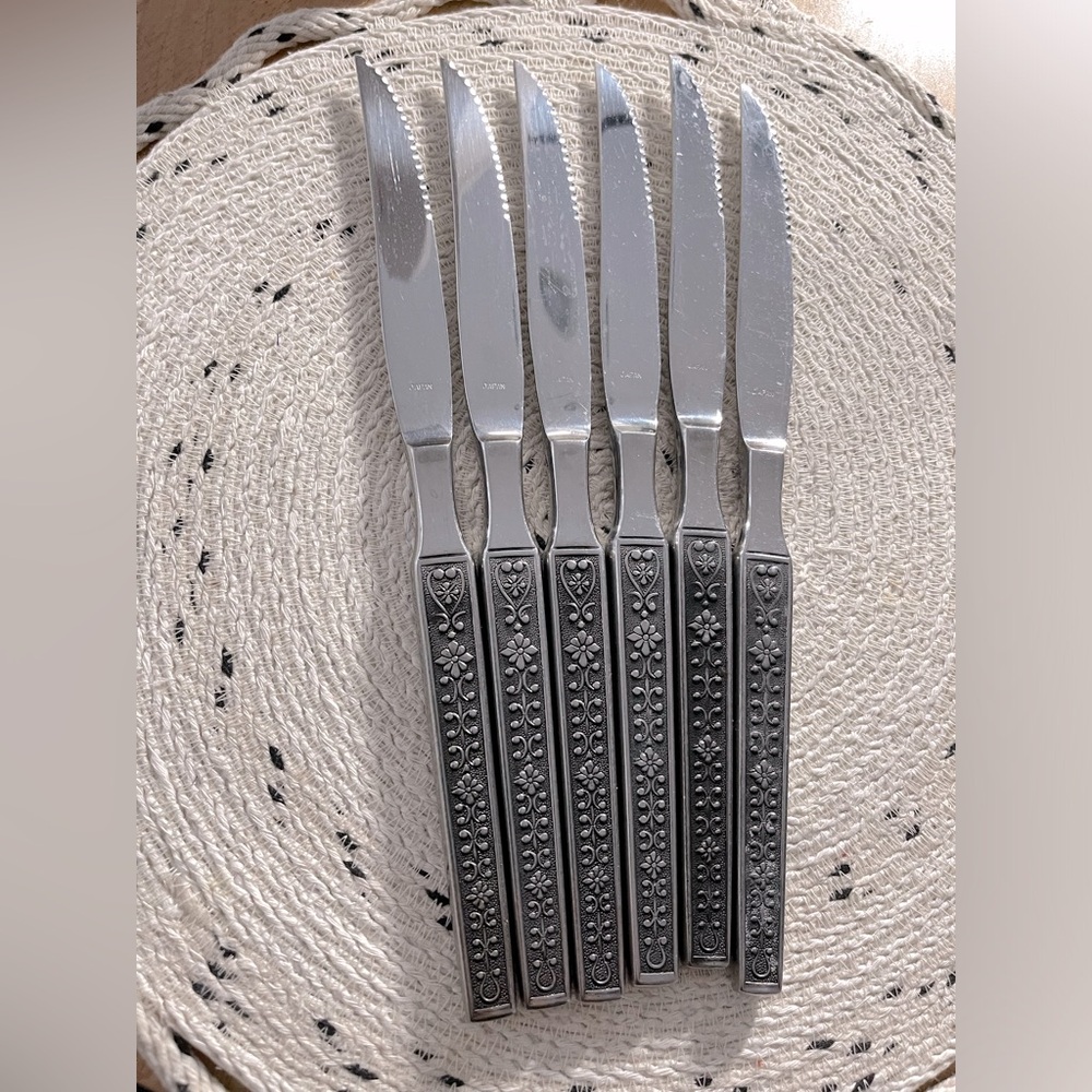 Set of 6 Stainless Steel Vintage Dinner Knives.